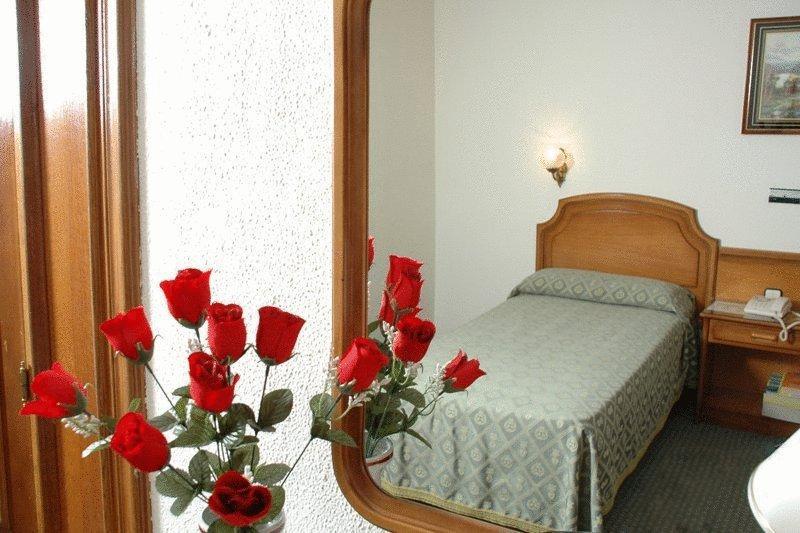 Senorial Hotel Madrid Phòng bức ảnh